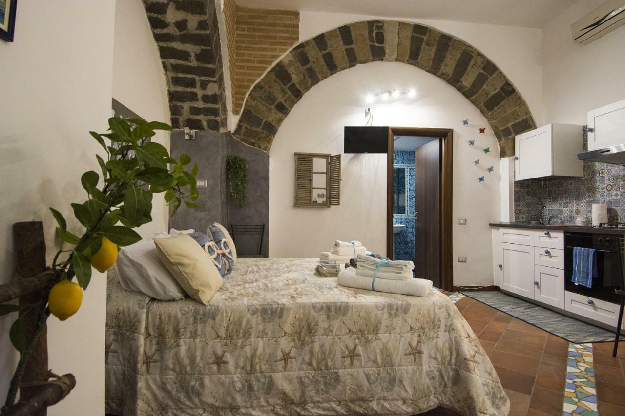 "Il Turista" Holiday Home Salerno Exterior foto