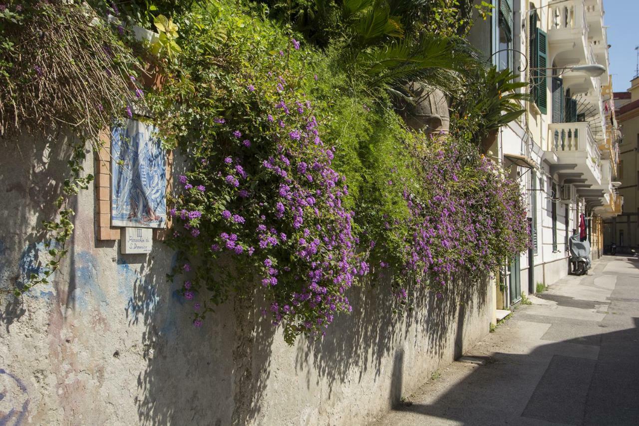 "Il Turista" Holiday Home Salerno Exterior foto